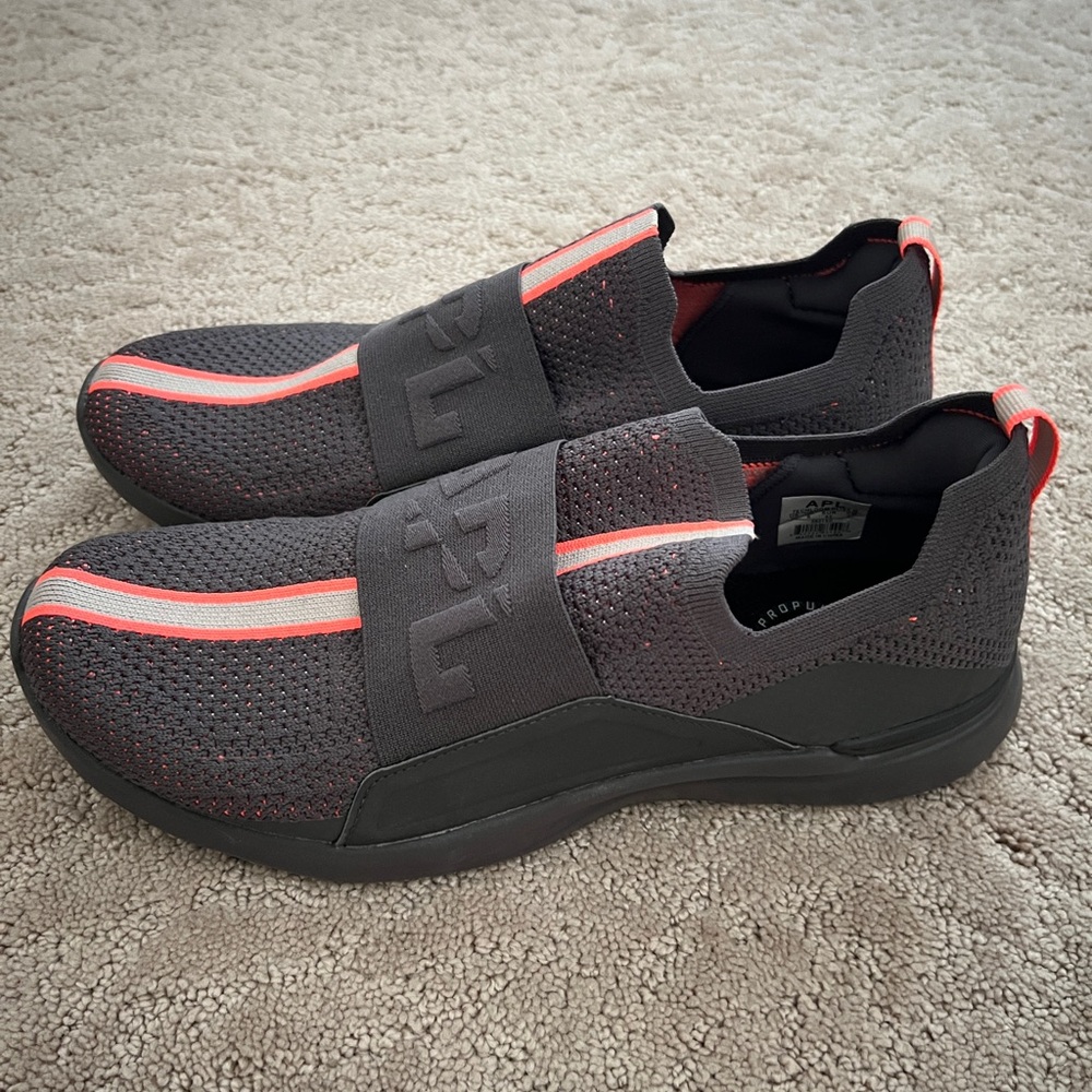 NWOT Men’s APL TechLoom Bliss Grey and Orange